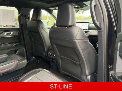 Used 2025 Ford Explorer ST-Line w/ Premium Package AWD/4WD image 38