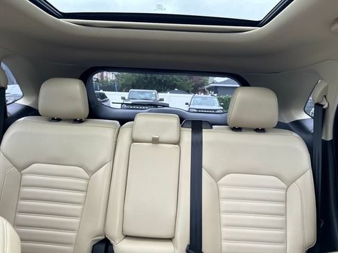 Used 2017 Ford Edge SEL w/ Equipment Group 201A AWD/4WD image 39