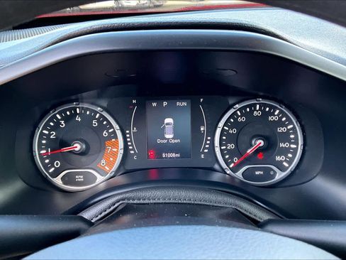 Used 2023 Jeep Renegade Latitude AWD/4WD image 22