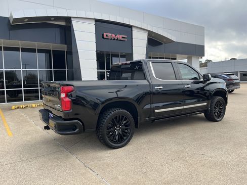 Used 2023 Chevrolet Silverado 1500 High Country w/ High Country Premium Package image 3