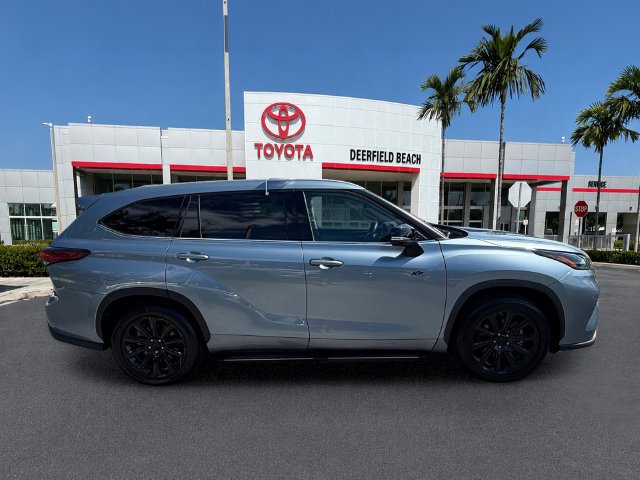 Certified 2022 Toyota Highlander XLE FWD image 8