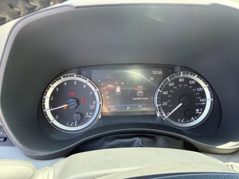 Used 2023 Toyota Highlander LE FWD image 6