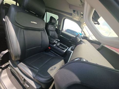 Used 2025 Ford Expedition Platinum AWD/4WD image 17
