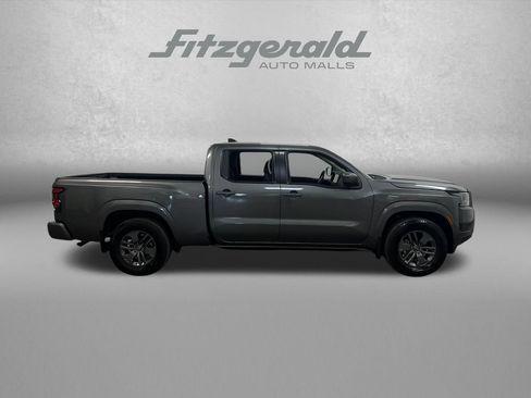 Used 2025 Nissan Frontier SV w/ Tow Package RWD image 6