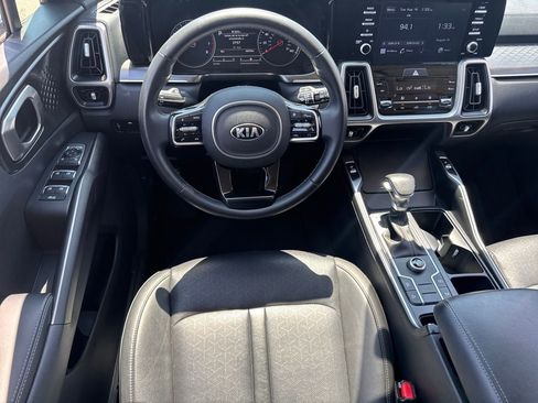 Used 2021 Kia Sorento S FWD image 16