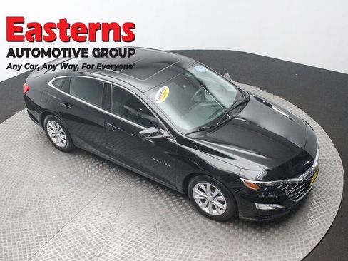 Used 2023 Chevrolet Malibu LT image 3