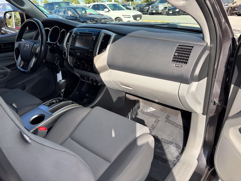 Used 2013 Toyota Tacoma 4x4 Access Cab V6 w/ TRD Off-Road Pkg image 40