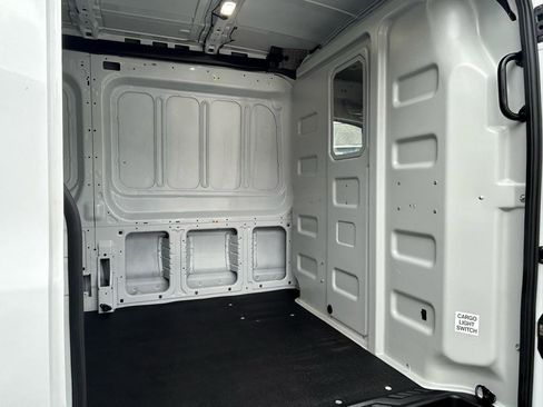 Used 2020 Ford Transit 250 Medium Roof RWD image 18