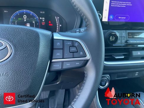 Used 2025 Toyota Grand Highlander AWD image 36