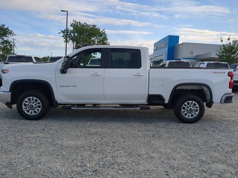 Used 2025 Chevrolet Silverado 2500 LT w/ Convenience Package AWD/4WD image 7