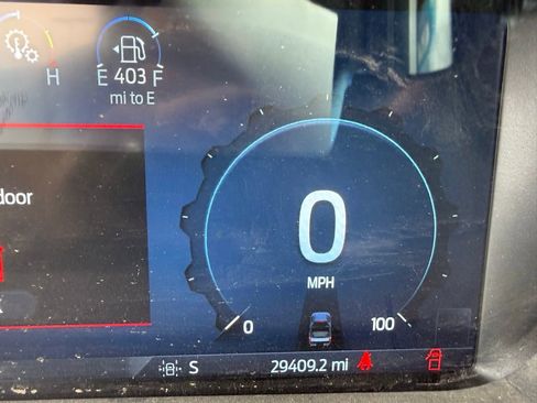 Used 2025 Ford F250 Platinum image 3