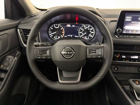 New 2026 Nissan Rogue Dark Armor FWD image 17