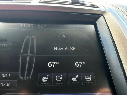 Used 2017 Lincoln MKC Reserve w/ Lincoln MKC Climate Package FWD image 17