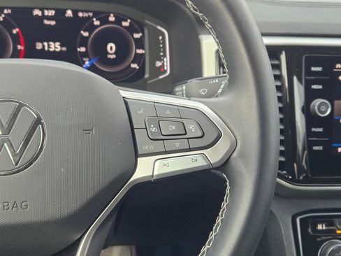 Used 2023 Volkswagen Atlas SE image 40