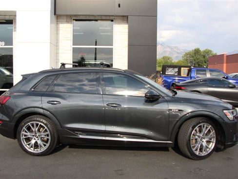 Used 2021 Audi e-tron Prestige AWD/4WD image 9