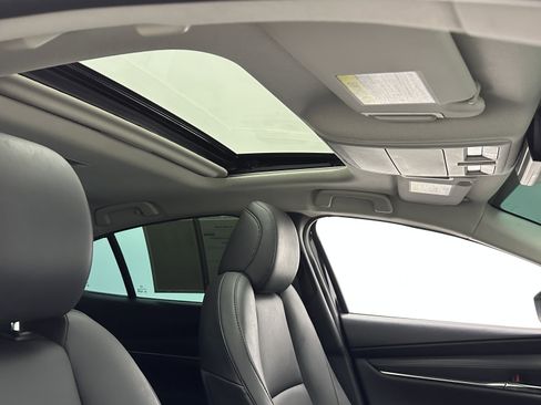 Used 2024 MAZDA MAZDA3 s image 4