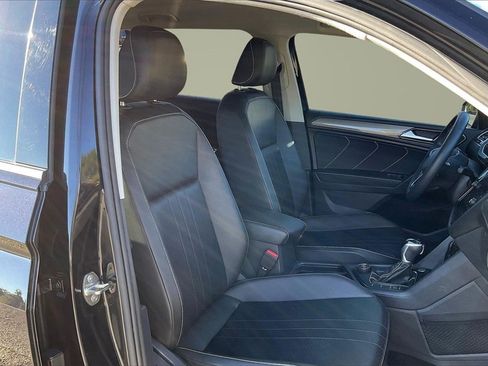 Used 2022 Volkswagen Tiguan SE image 7