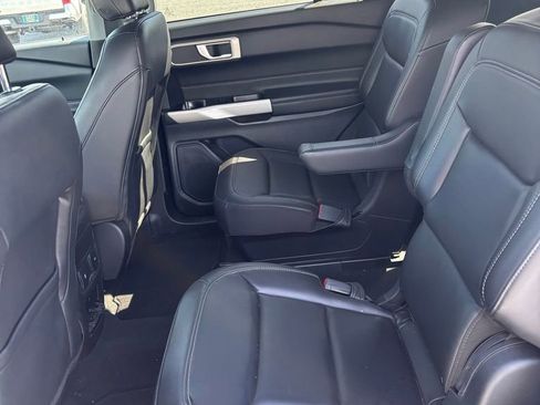 Used 2023 Ford Explorer XLT w/ Equipment Group 202A AWD/4WD image 14