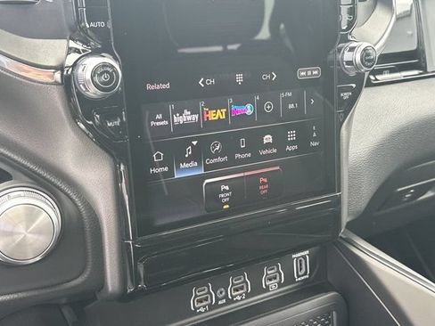 New 2026 RAM 1500 Laramie AWD/4WD image 28