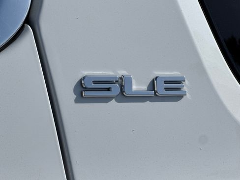 Used 2019 GMC Acadia SLE FWD image 26