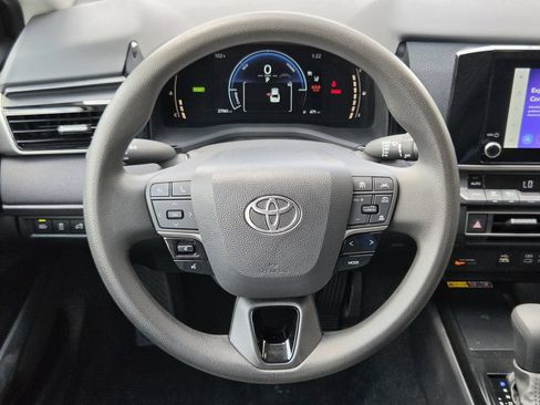 Used 2025 Toyota Camry LE FWD image 15