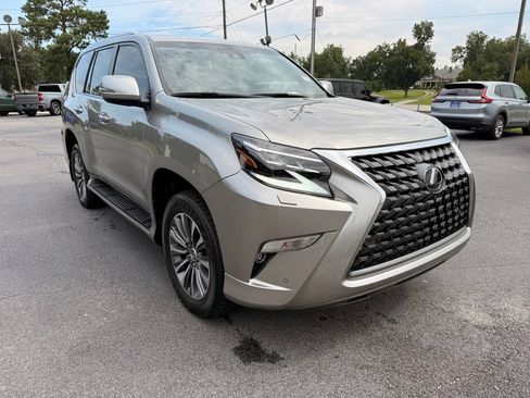Used 2023 Lexus GX 460 Luxury w/ Accessory Package AWD/4WD image 7
