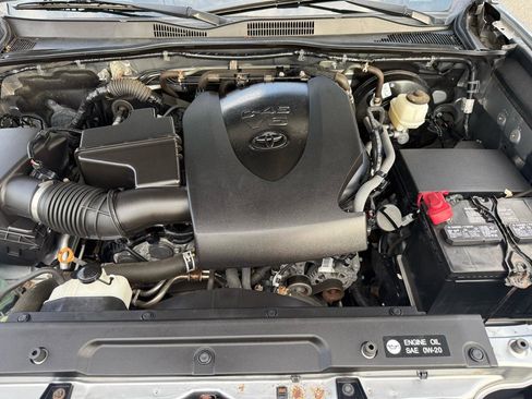 Used 2019 Toyota Tacoma SR w/ SX Package image 15