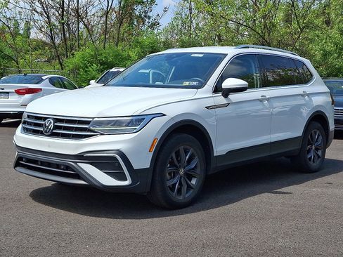 Used 2022 Volkswagen Tiguan SE FWD image 3