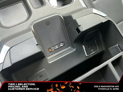 Used 2025 GMC Sierra 1500 SLT w/ SLT Premium Plus Package AWD/4WD image 34