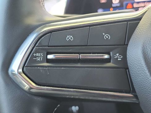 Used 2024 Chevrolet Equinox EV LT FWD image 28