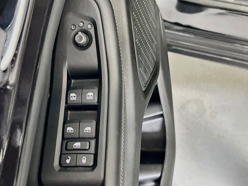 Used 2023 Jeep Grand Cherokee Laredo w/ Luxury Tech Group I image 17