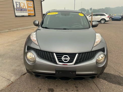 Used 2011 Nissan Juke SV AWD/4WD image 2