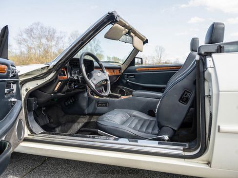 Used 1989 Jaguar XJS V12 Convertible image 47