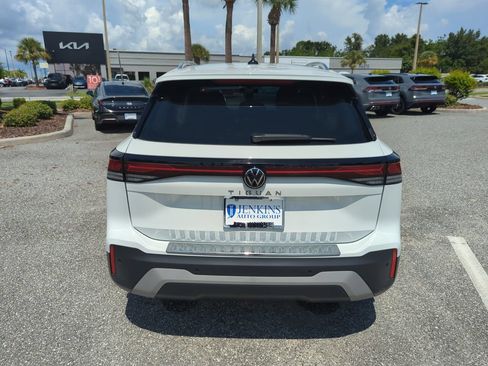 Used 2025 Volkswagen Tiguan S FWD image 7
