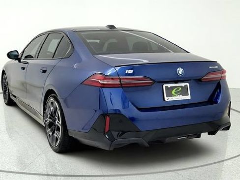 Used 2026 BMW i5 eDrive40 w/ M Sport Package AWD/4WD image 7