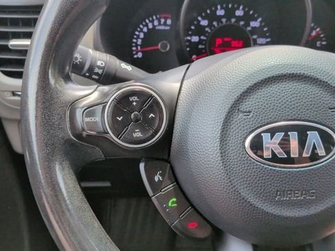 Used 2017 Kia Soul FWD image 13