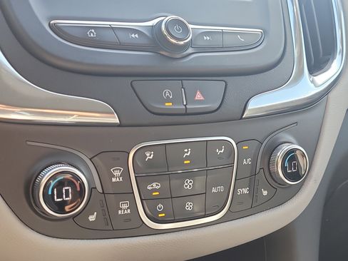 Used 2024 Chevrolet Equinox LT FWD image 25