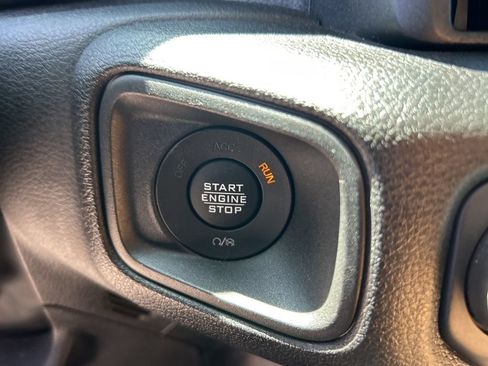 Certified 2025 Jeep Wrangler Sport AWD/4WD image 38