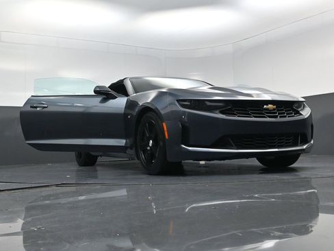 Used 2021 Chevrolet Camaro LT RWD image 25