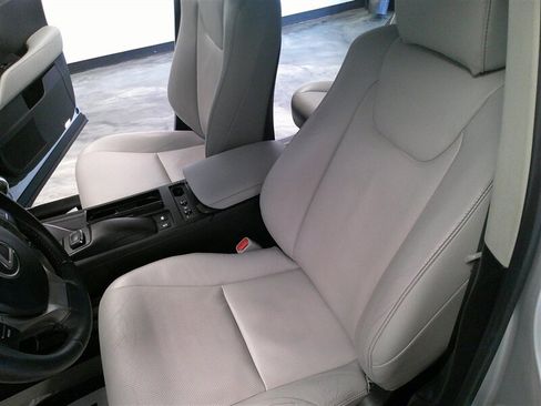 Used 2015 Lexus RX 450h AWD image 31