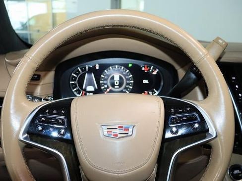 Used 2019 Cadillac Escalade Platinum image 16