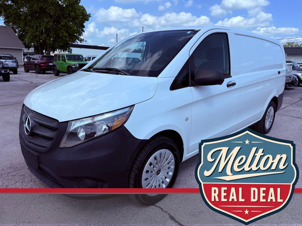 Used 2022 Mercedes-Benz Metris image 1