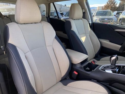 Certified 2025 Subaru Outback Premium w/ Popular Package #1A image 9