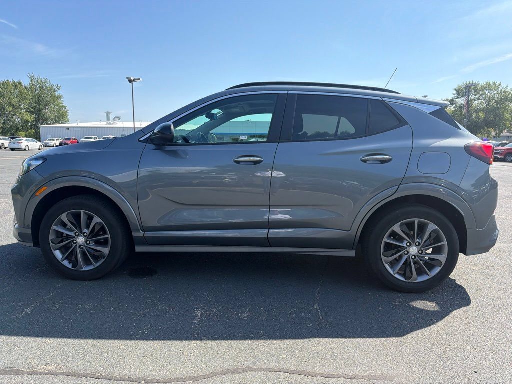 Certified 2021 Buick Encore GX Select w/ Advanced Technology Package AWD/4WD image 4