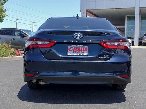 Used 2021 Toyota Camry LE FWD image 6