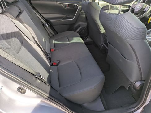Used 2019 Toyota RAV4 LE image 31