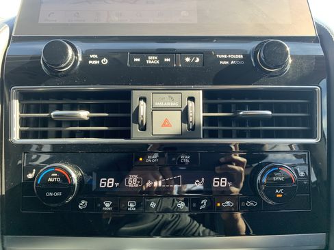 Used 2023 INFINITI QX80 Luxe w/ Cargo Package image 29