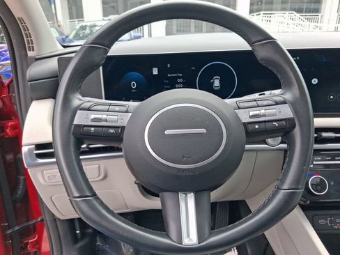Used 2025 Hyundai Tucson SEL FWD image 16