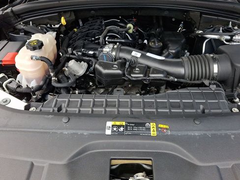 Used 2023 Jeep Grand Cherokee Limited image 27