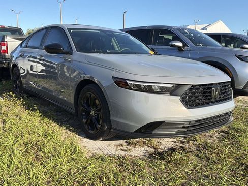 Used 2025 Honda Accord SE image 1